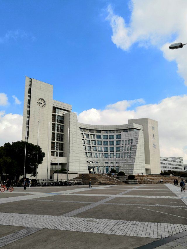 金陵科技學院副院長_南京大學金陵學院圖書館_金陵科技學院分數線