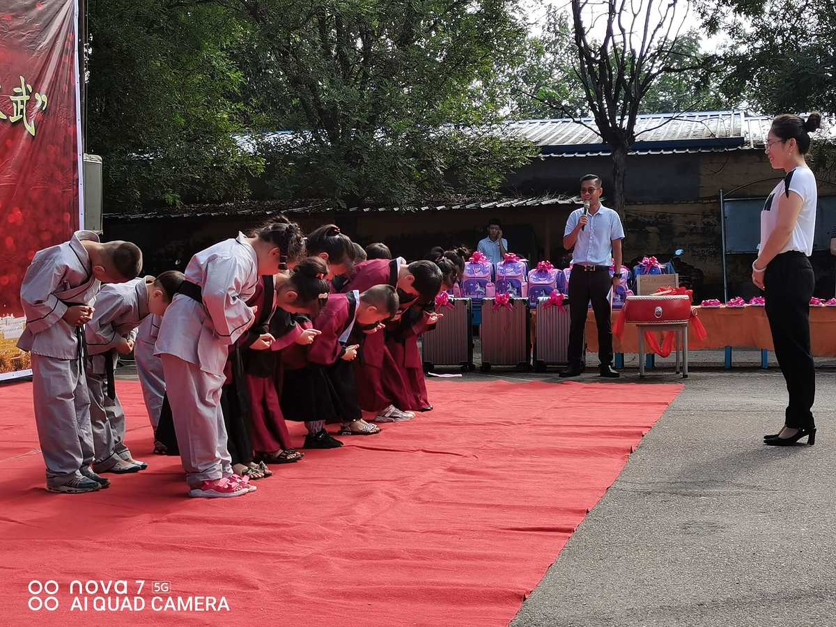 簡(jiǎn)短升學(xué)祝福_升學(xué)祝福語(yǔ)簡(jiǎn)短勵(lì)志_爬上山頂?shù)暮?jiǎn)短勵(lì)志語(yǔ)