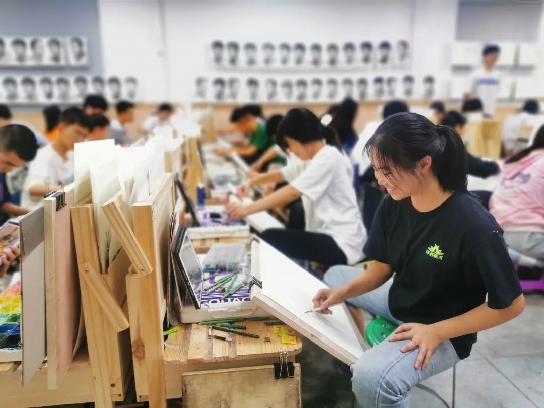 文科二本美術大學分數線_二本低分美術大學_低分的二本大學分數