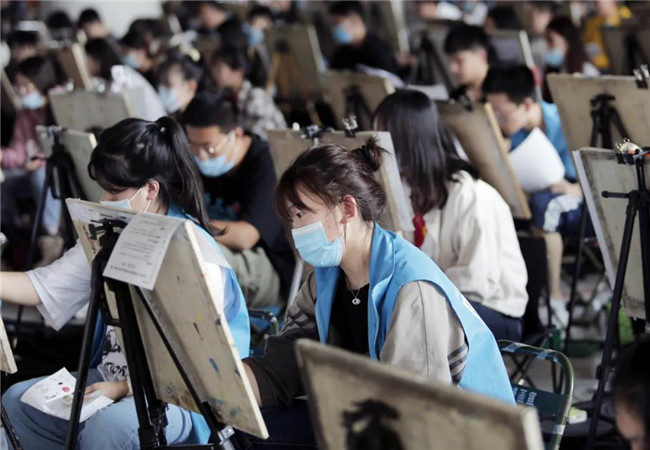 藝考文化課機(jī)構(gòu)費(fèi)用_藝考培訓(xùn)班傳媒藝考培訓(xùn)_藝考培訓(xùn)機(jī)構(gòu)費(fèi)用