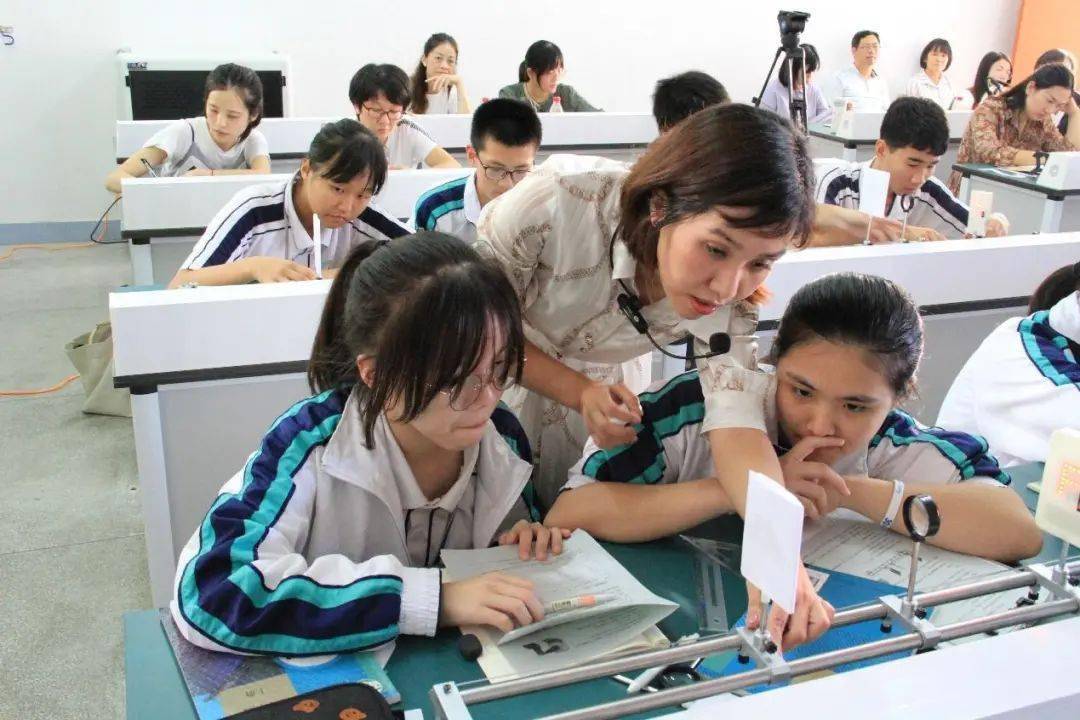 北京德威英國國際_北京德威英國學(xué)校_北京德威英國國際學(xué)校