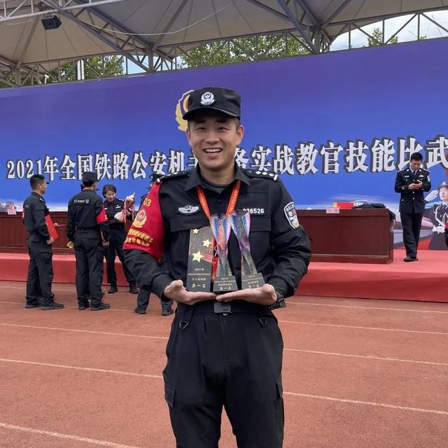 武警警官學院招生要求_成都武警警官醫院電話_中國武警警官學院