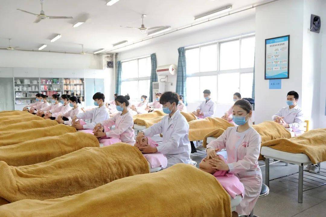 美容專業哪個學校好_美容方面有哪些專業和學校?_醫學美容專業學校