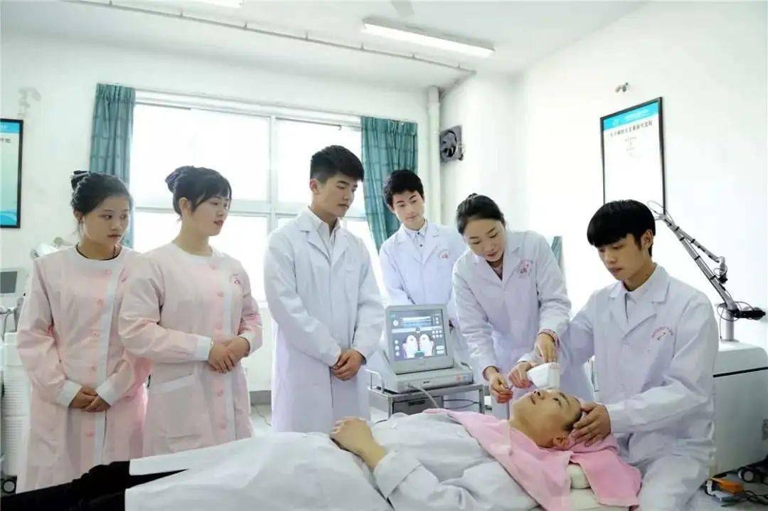 美容方面有哪些專業和學校?_美容專業哪個學校好_醫學美容專業學校