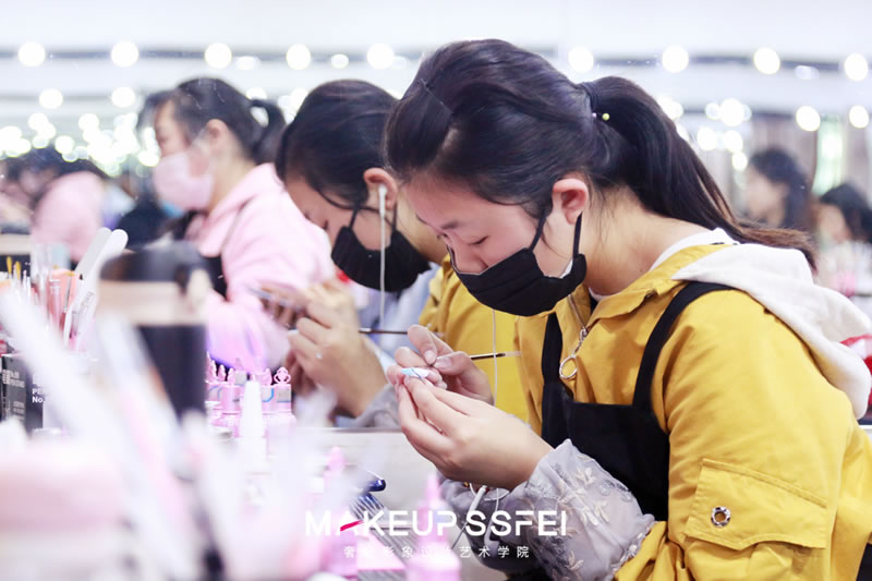 學紋繡費用_學紋繡一般學費多少_紋繡學習學費多少