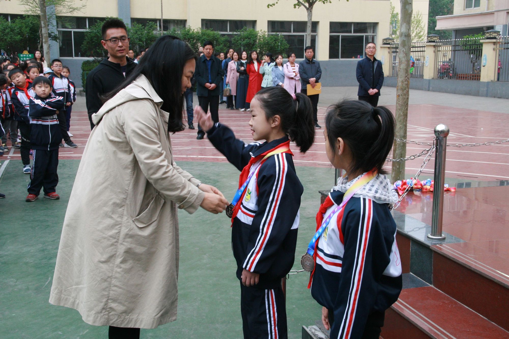 廣安友誼中學(xué)官網(wǎng)_廣安友誼中學(xué)初中部_廣安友誼中學(xué)校慶