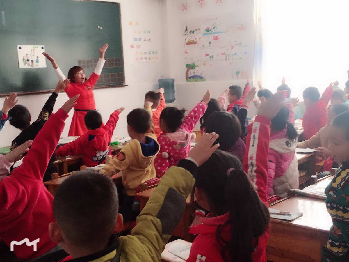 表揚(yáng)小學(xué)生的課堂用語_小學(xué)英語課堂用語_初中英語教師課堂用語