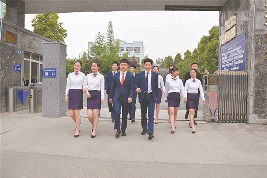 華西航空旅游專修學校_華西航空旅游學校_華西航空旅游學校實訓基地