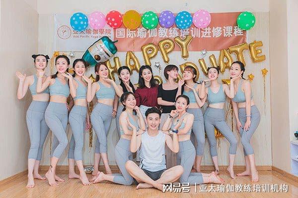學校健身房私教課一般多少錢_2023健身私教學校_私教健身培訓班