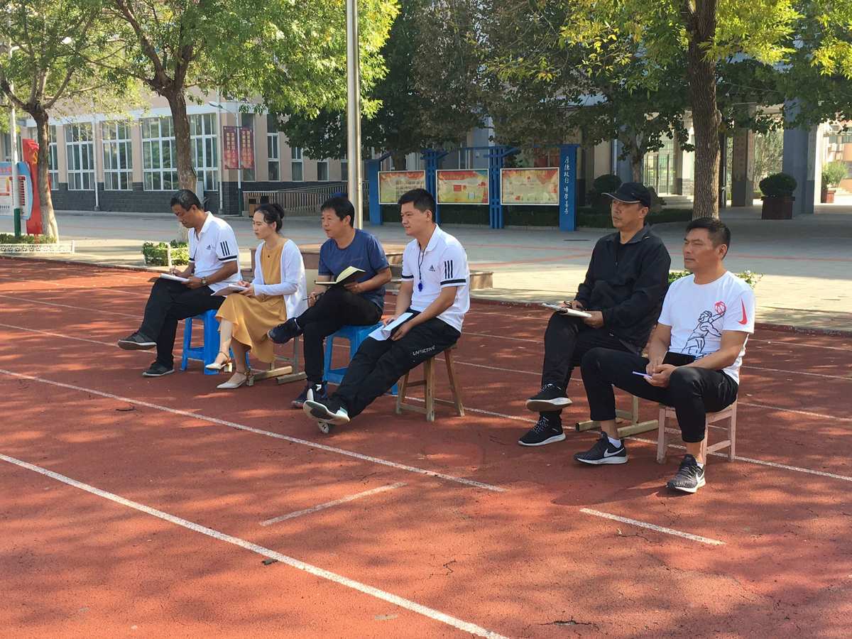 體育老師教作文_體育老師c了一節(jié)體育課作文_寫(xiě)體育老師上課的作文
