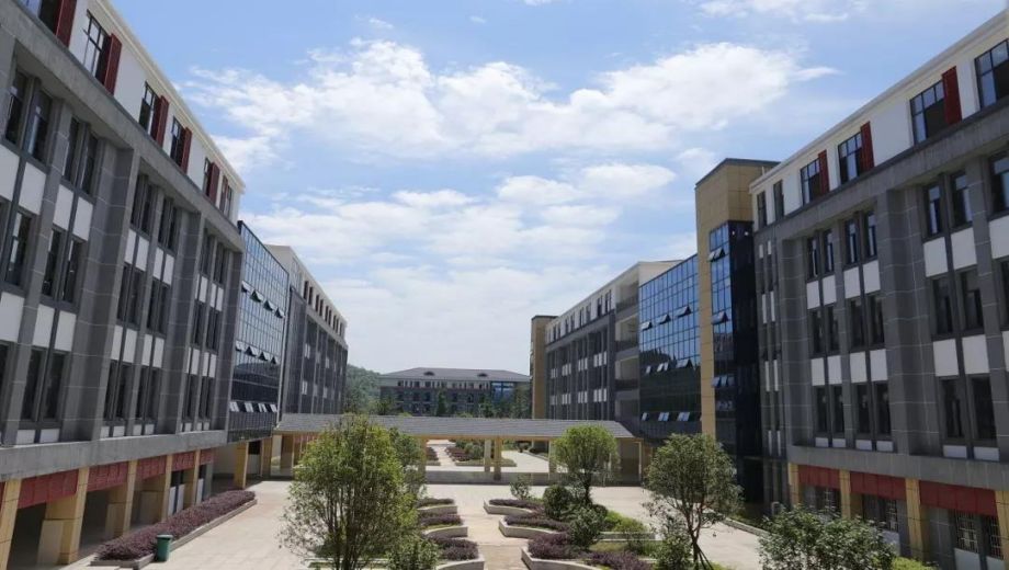 貴州農業學院職業地址在哪_貴州農業職業學院地址_貴州農業職業學院聯系電話