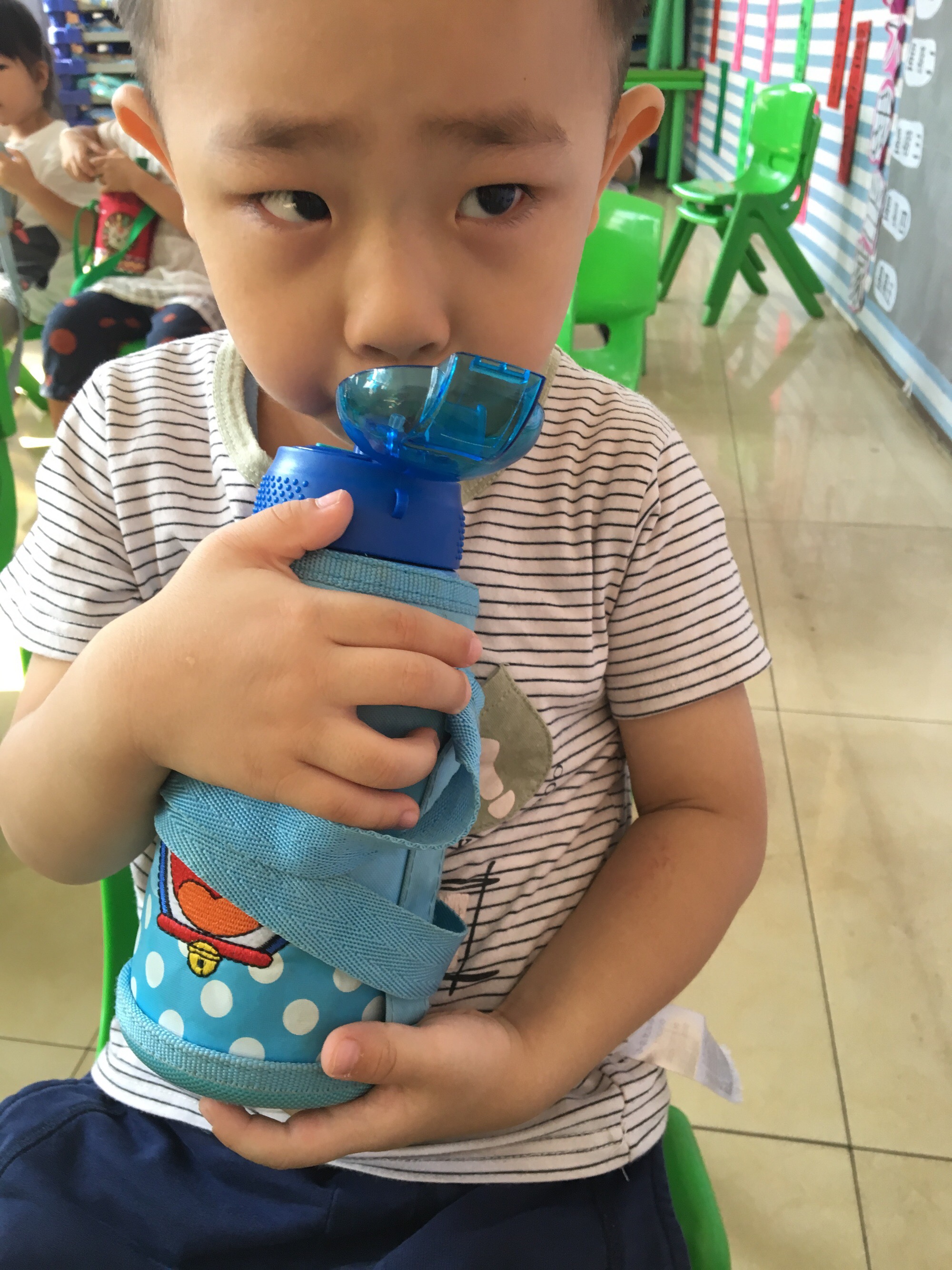 入園朋友圈說說_孩子入園第一天朋友圈_入園圈一天朋友孩子怎么發圈
