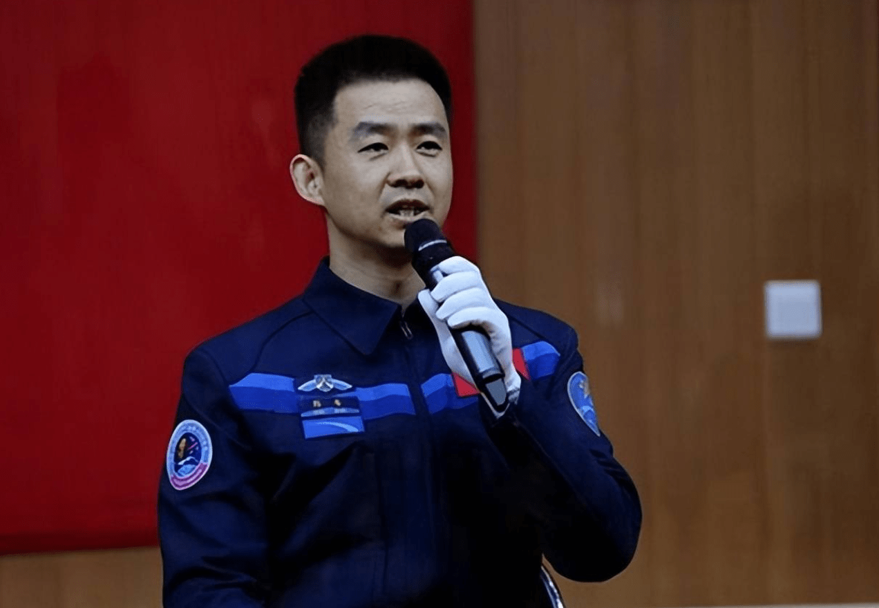 航天員聶海勝簡介_航天員聶海勝簡厲_航天員簡介聶海勝圖片