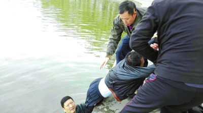少年被批評后溺亡_批評少年溺亡后怎么處理_批評少年溺亡后的感受