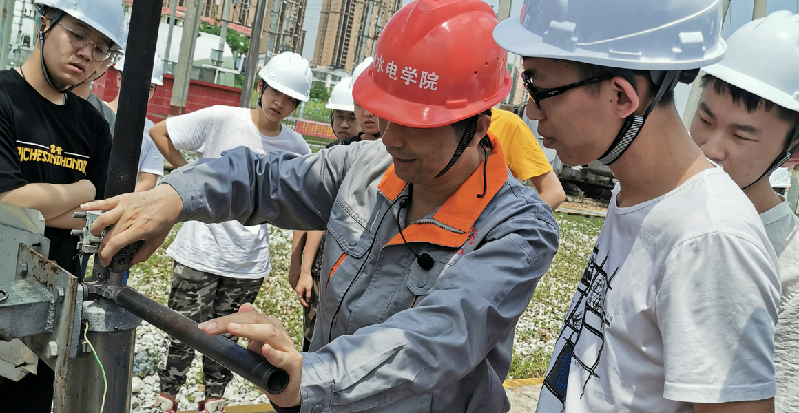 江蘇省中小學(xué)教師培訓(xùn)_江蘇省教師培訓(xùn)中心_江蘇省教師培訓(xùn)中心是什么單位