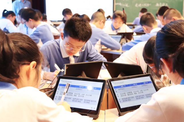 教育部鼓勵(lì)高校加強(qiáng)戀愛心理教育_教育部鼓勵(lì)高校加強(qiáng)戀愛心理教育_教育部鼓勵(lì)高校加強(qiáng)戀愛心理教育