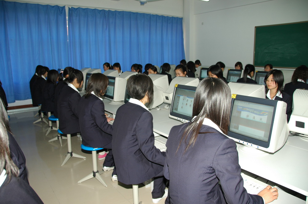恩施職業技術學院_恩施職業技術學院校園_恩施職業技術學院全稱