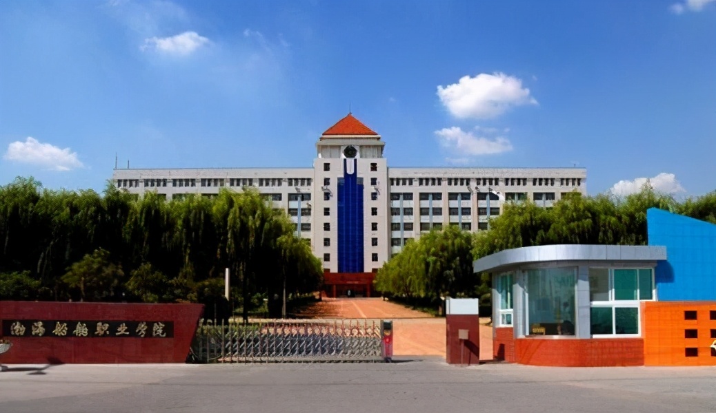 武漢城市職業(yè)技術(shù)學(xué)院_武漢城市職業(yè)學(xué)院教學(xué)樓介紹_武漢城市職業(yè)學(xué)院學(xué)工