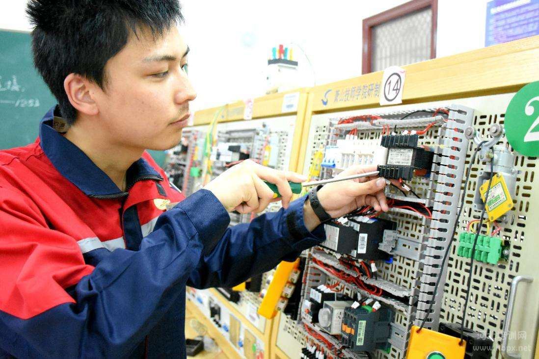 保定職業技術學院學_保定市職業技術學院_保定職業技術學院怎么樣貼吧