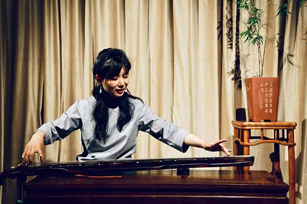 湯艾美上海音樂(lè)學(xué)院教授_上海音樂(lè)學(xué)院湯愛(ài)民_上海愛(ài)樂(lè)民樂(lè)團(tuán)