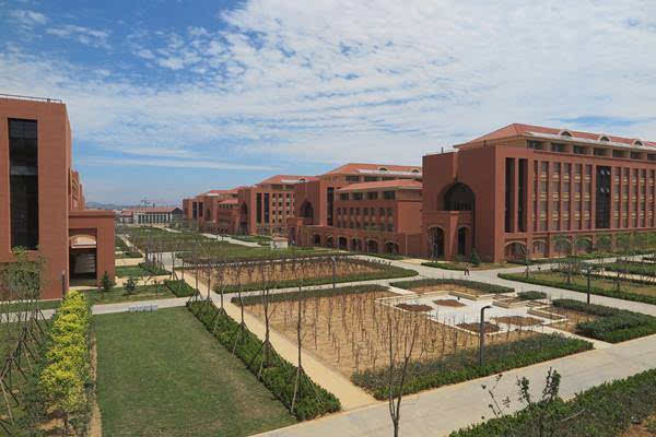 青島理工大學?？圃盒青島理工大學專科_青島理工大學大專