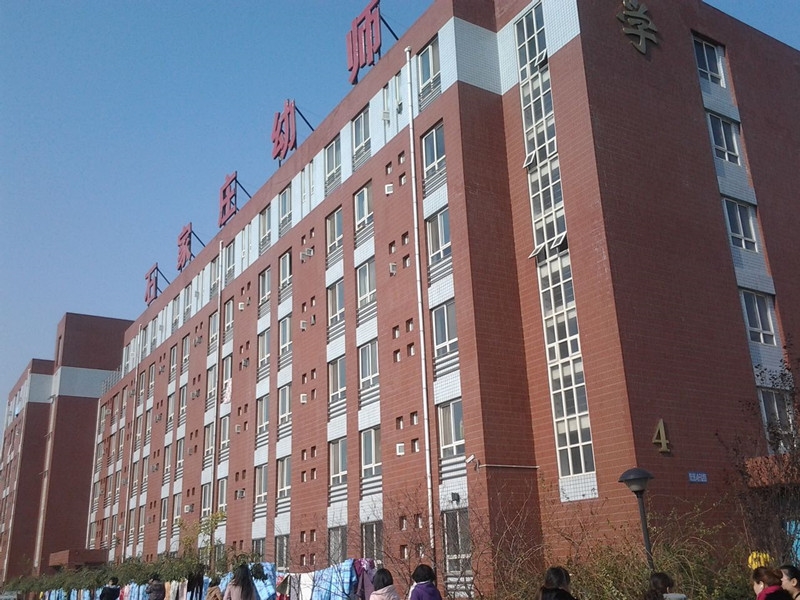 大學學費多少錢一年_大學學費貴不貴_大學學費太多