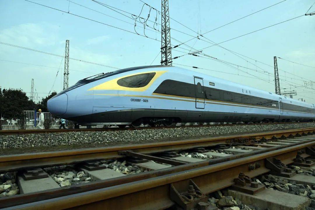 待遇工資機(jī)車鐵道專業(yè)能干什么_鐵道機(jī)車專業(yè)出來(lái)工資多少_鐵道機(jī)車專業(yè)工資待遇
