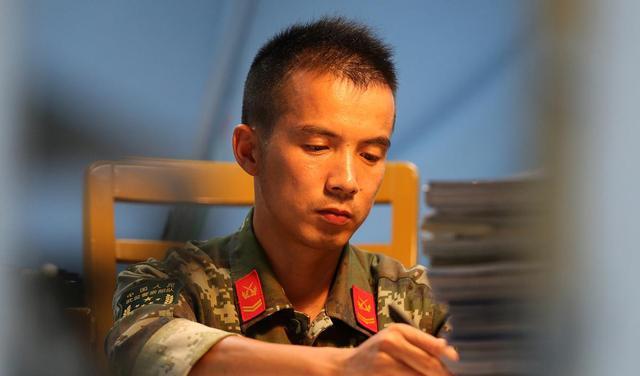 2021士官學(xué)校報(bào)名條件_士官報(bào)考士官學(xué)校條件_士官學(xué)校的報(bào)考條件2023