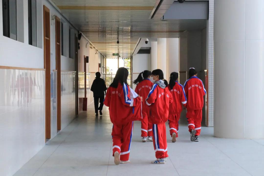 成都鐵中府河學校_成都市鐵路中學府河校區_成都鐵中府河學校招生