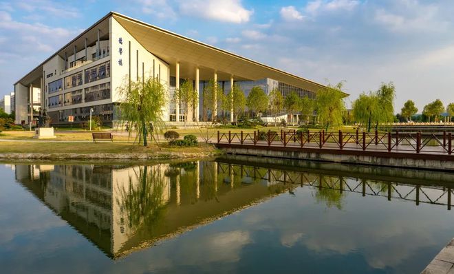公辦二本大學分數低的學校_分數低的大學二本公辦_公辦二本分低的大學