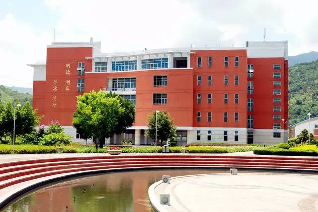 廈門大學校區_廈門大學門_廈門大學主校區地址