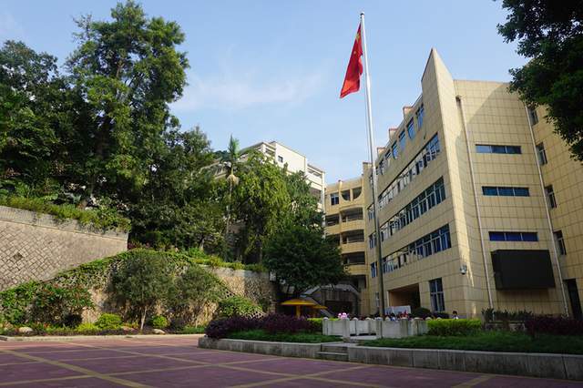 廣州梅縣東山中學(xué)_廣東省梅縣東山中學(xué)_廣東梅縣東山中學(xué)占地多少畝