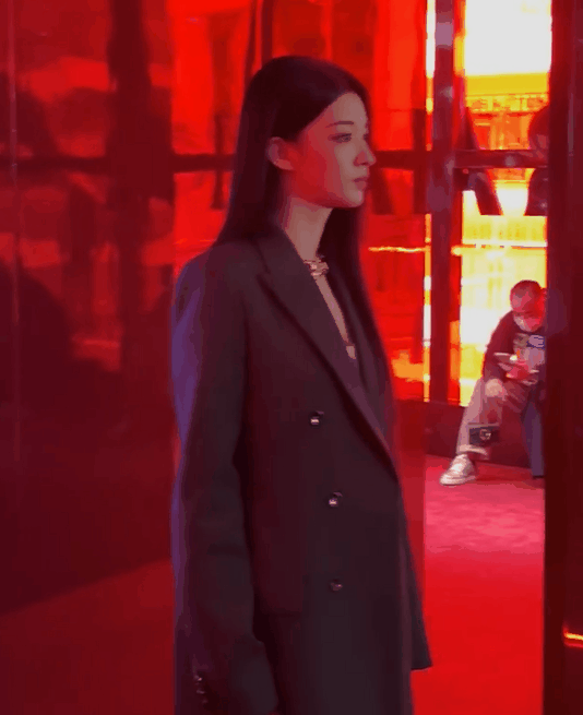 適合發(fā)朋友圈的賣(mài)衣服的文案_文案圈賣(mài)衣服發(fā)朋友圈的句子_賣(mài)衣服發(fā)朋友圈的文案