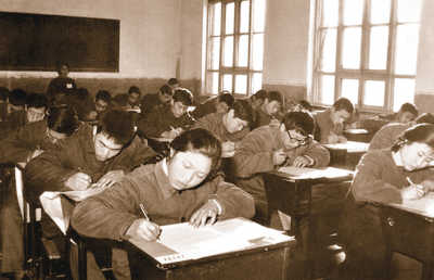 新中國(guó)高考恢復(fù)時(shí)間_恢復(fù)高考時(shí)間_1977年高考恢復(fù)時(shí)間