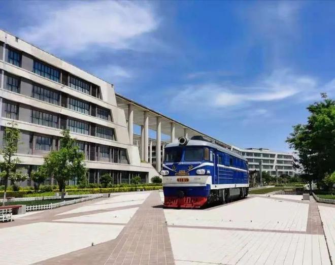 成都鐵路工程學院分數線_成都鐵路工程技術學院分數線_2023年成都鐵路工程學校錄取分數線