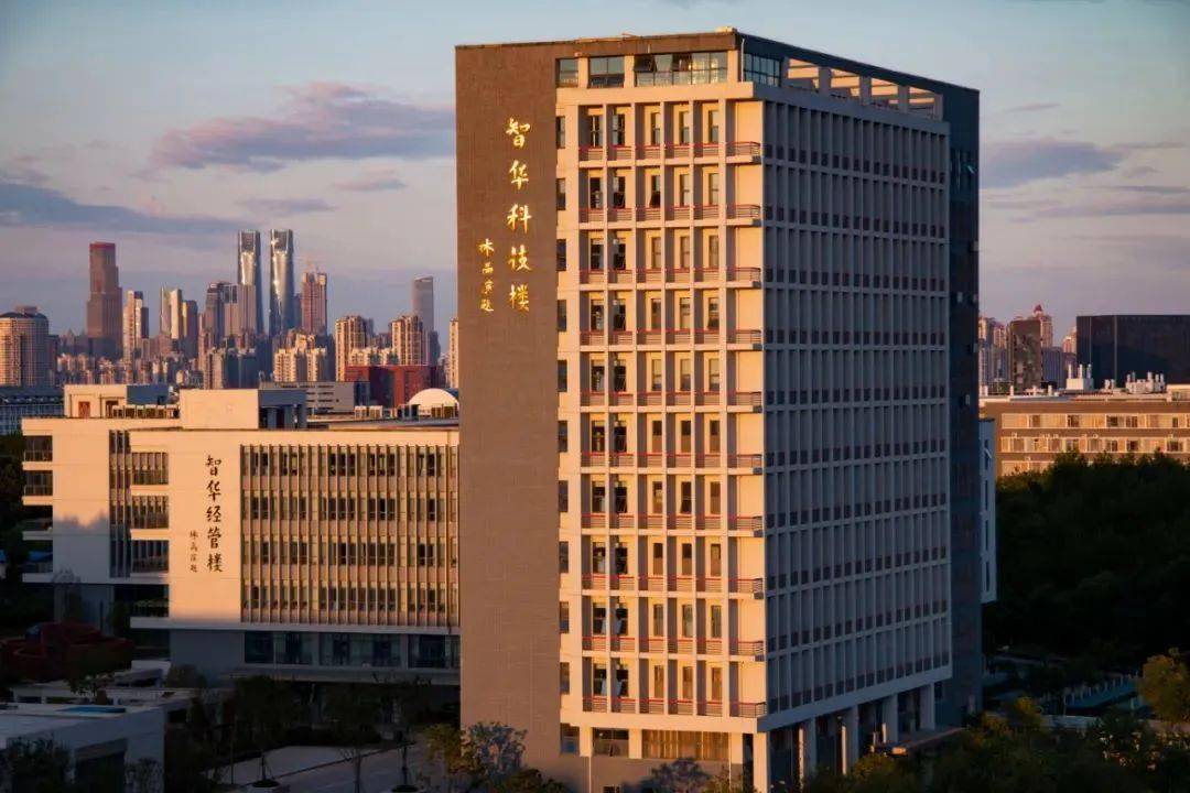 2024年青海經濟師報名時間及要求_青海省招教考試報名條件_青海省報考教師資格證的條件