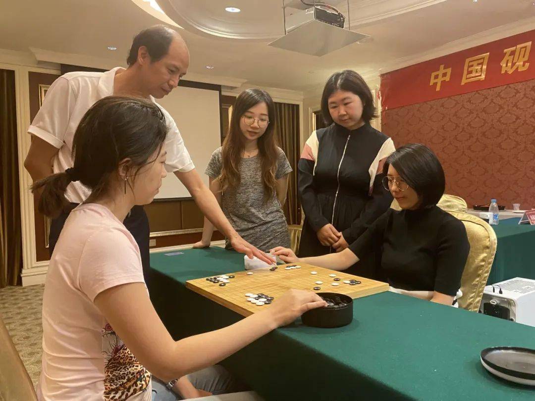 圍棋孩子學有什么好處_圍棋適合幾歲學_哪些孩子不適合學圍棋