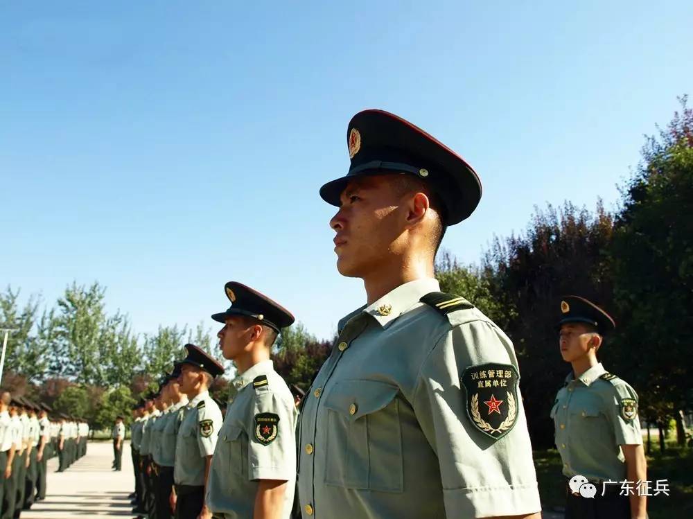 國防生與軍校生的待遇有何區(qū)別_軍校和國防生錄取條件_國防生和軍校生有哪些區(qū)別