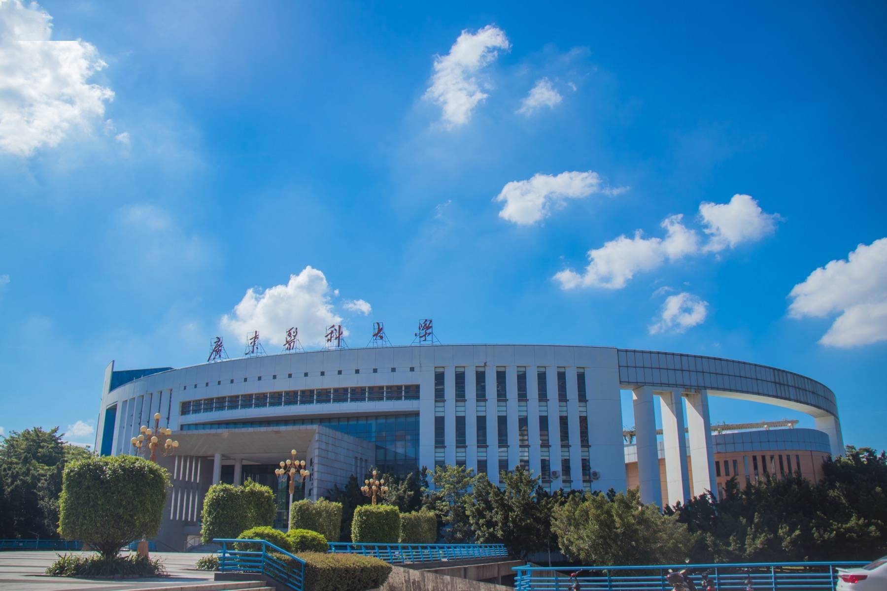 廣東省十大野雞職業(yè)院校_廣東省野雞大專_廣東野雞職業(yè)學(xué)院