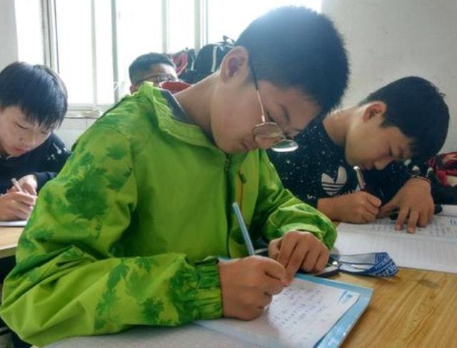 高考史上最高分_高考有史以來(lái)最高分前三名_史上高考分?jǐn)?shù)最高的三個(gè)人現(xiàn)狀