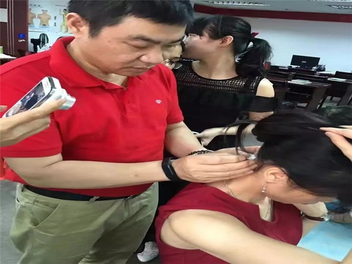 針灸推拿學(xué)就業(yè)形勢_針灸推拿專業(yè)就業(yè)現(xiàn)狀_針灸推拿學(xué)的就業(yè)前景如何 發(fā)展好不好