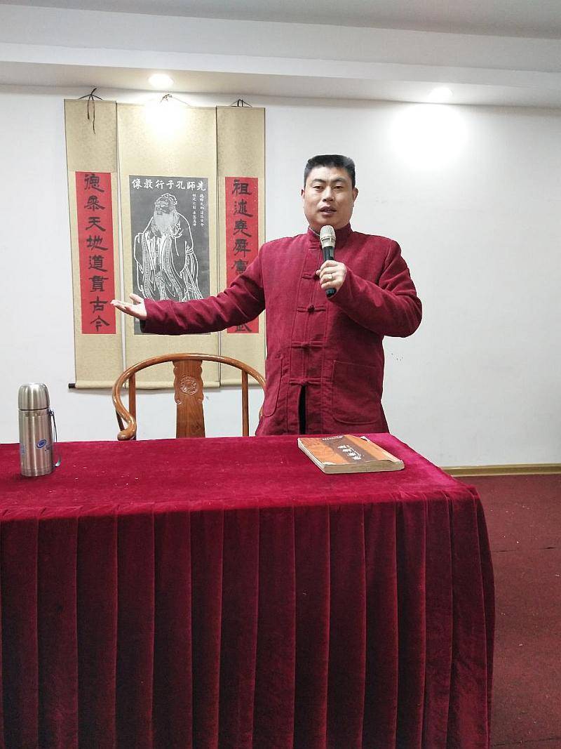 培訓(xùn)開(kāi)班主持人致辭_培訓(xùn)班主持稿開(kāi)場(chǎng)白_培訓(xùn)班開(kāi)班主持詞