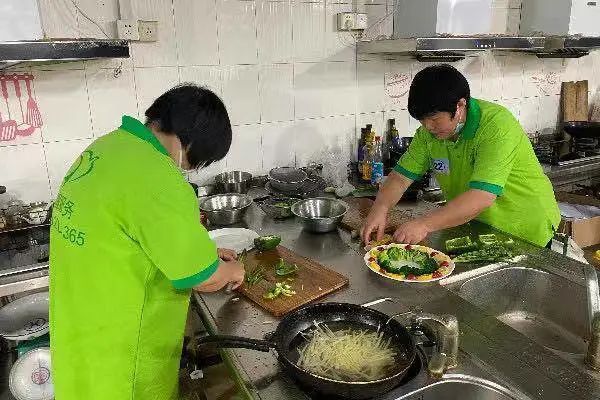 初中畢業(yè)學(xué)什么專業(yè)好_初中畢業(yè)學(xué)專業(yè)好找工作嗎_初中畢業(yè)學(xué)那個(gè)專業(yè)好