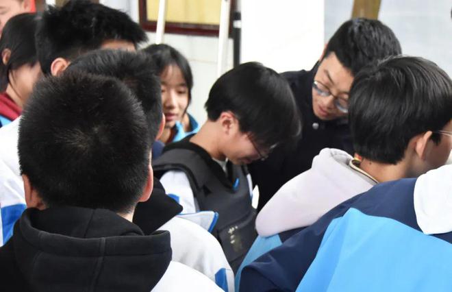 成都三原外國語學校收費標準_成都市三原外國語_成都三原外國語學校