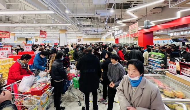 一次遠足活動中_遠足活動中的化學知識_遠足活動中在樹林里野餐