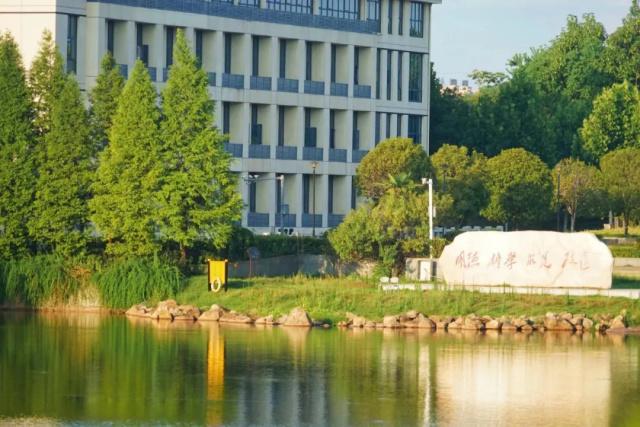 剛過二本線的公辦大學_二本線剛過的公辦大學_公辦二本線大學過線多少分