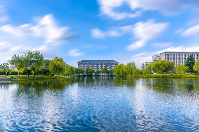 廣東大學2023錄取分數線_廣東大學排行榜_廣東所有大學