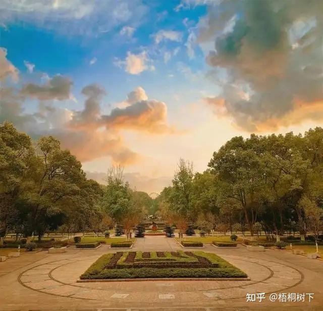 西南師大免費師范生_西南大學免費師范生_西南大學免費師范生是什么意思