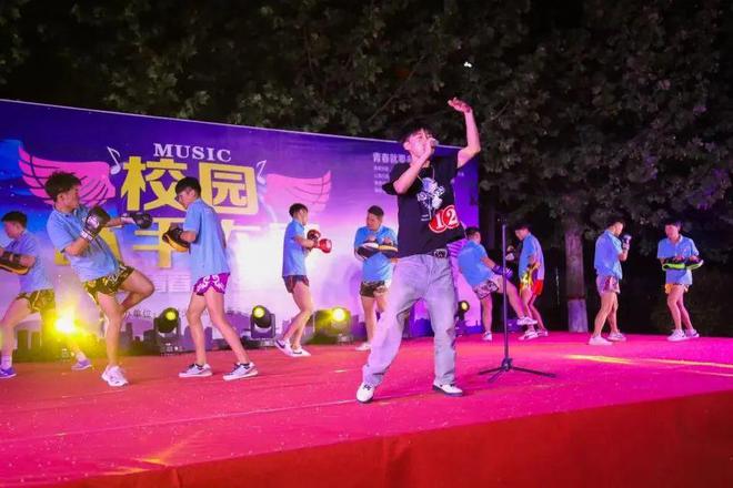 國(guó)際學(xué)生申請(qǐng)美國(guó)法學(xué)院校_美國(guó)法學(xué)院校國(guó)際生申請(qǐng)_國(guó)外法學(xué)院本科